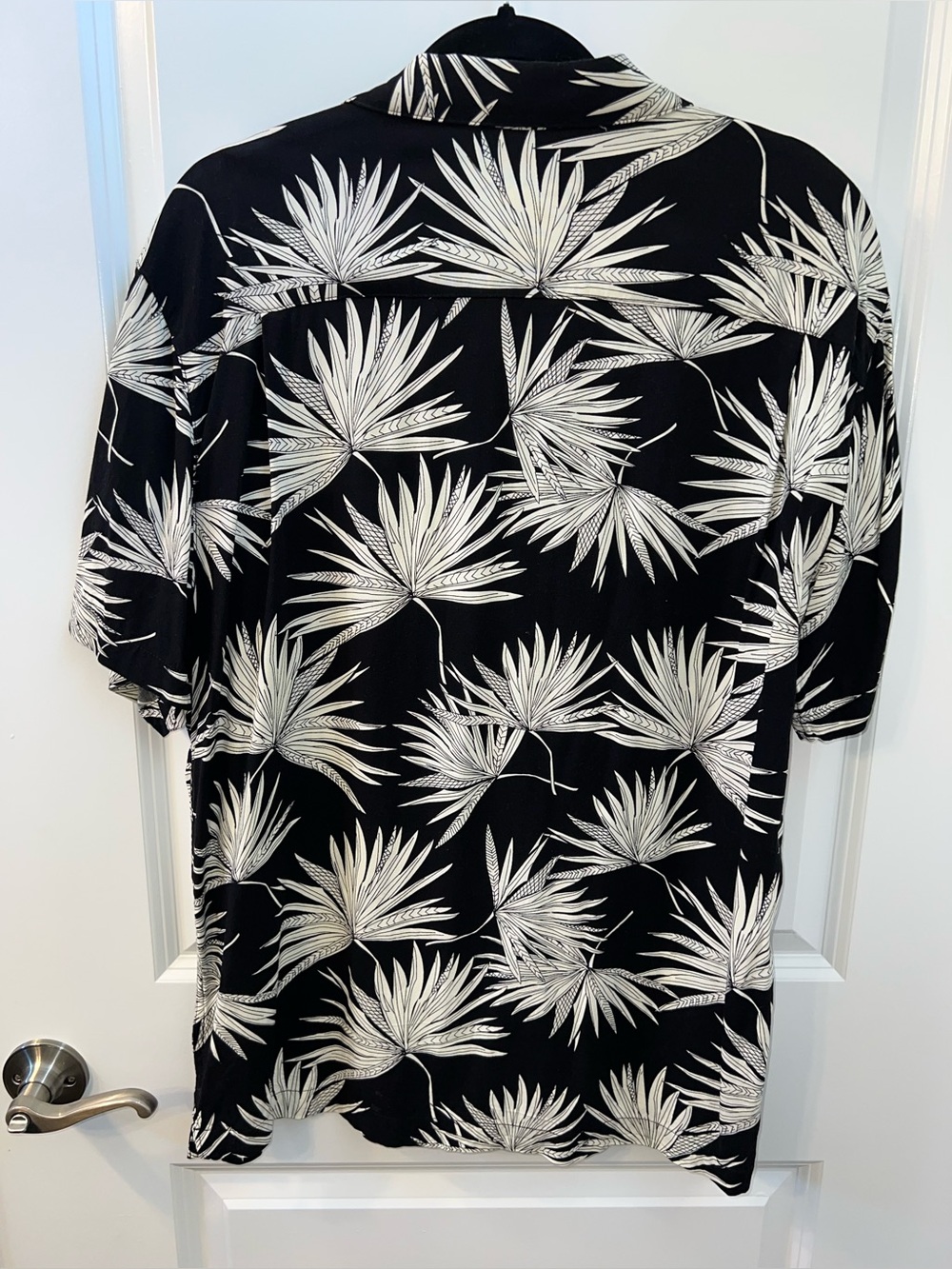 Weatherproof Black & White Palm Print Short-Sleeve Button-Down Shirt - Picture 5 of 5